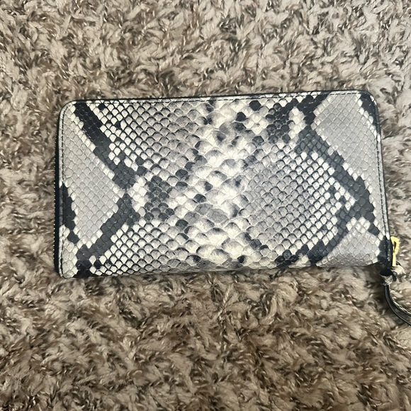 Tory Burch Britten wallet black and white snake print - Picture 2 of 3